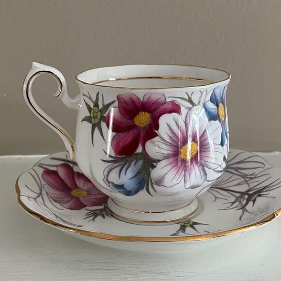 VTG Royal Albert Bone China Teacup & Saucer Flower of the Month Series Cosmos - Picture 3 of 8